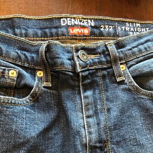Men’s denim Levi jeans.